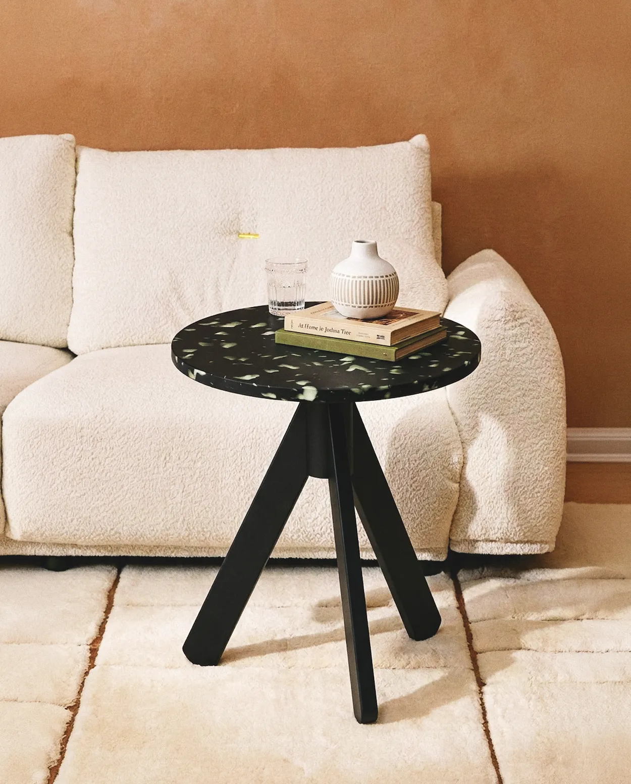 Side Table | Studio Blai | Geri Dönüştürülmüş Plastik Paneller ve